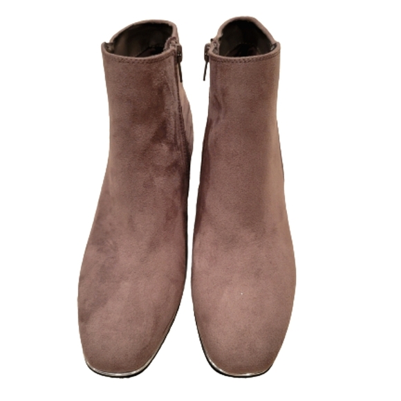 Kelly & Katie Gray Suede Block Heel Short Ankle Boots Bootie Round Almond Toe - Picture 3 of 6